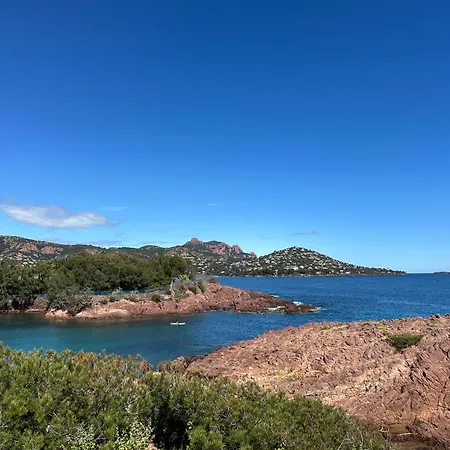 Vue Au Calme Dans Le Hameau De Cap Estérel, Agay - Saint-raphaël Saint-Raphaël