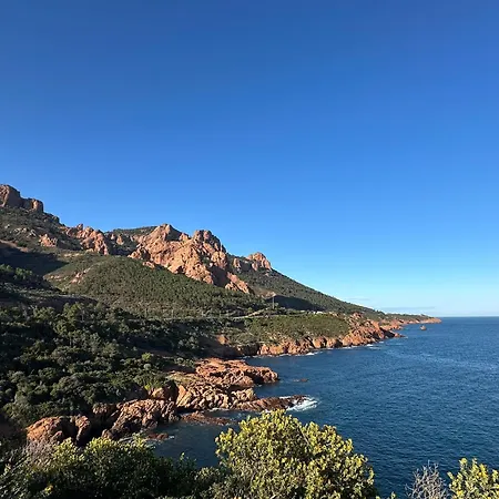 Vue Au Calme Dans Le Hameau De Cap Esterel, Agay - Saint-raphael Saint-Raphaël