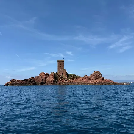 Vue Au Calme Dans Le Hameau De Cap Esterel, Agay - Saint-raphael Saint-Raphaël